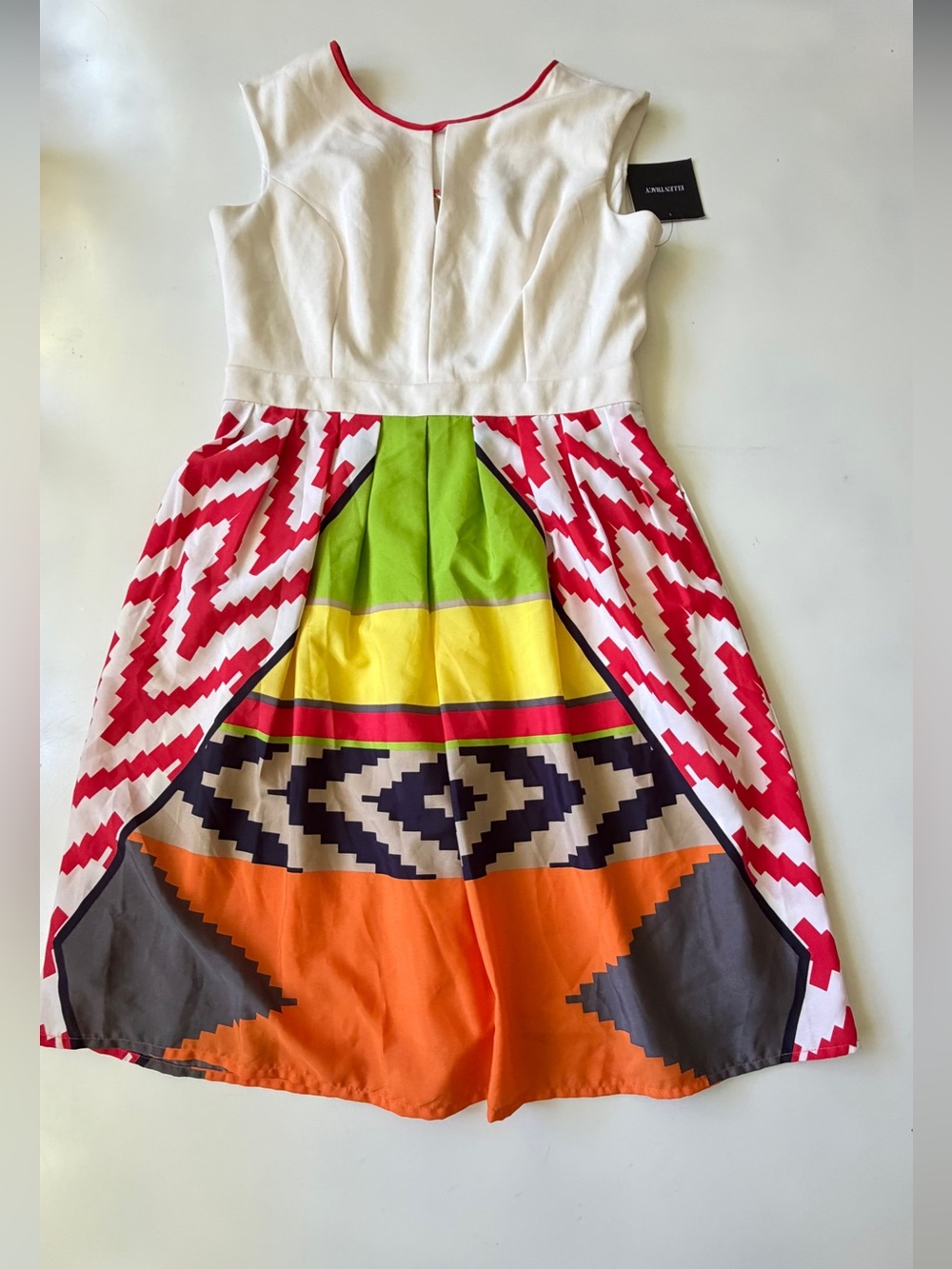 Ellen Tracy Size‎ 6 White Red Multi Ethnic Aztec colorful print A-line Dress
